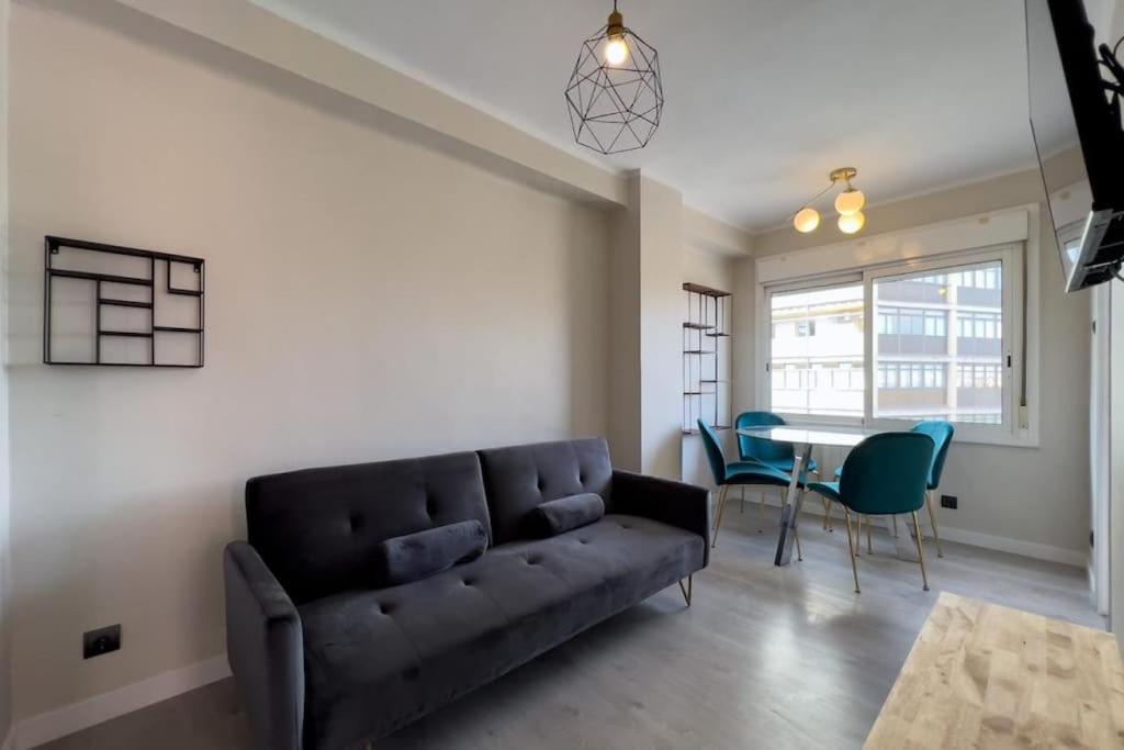 Bebarceloner Sant Andreu Apartments - 3 Bedrooms Kültér fotó